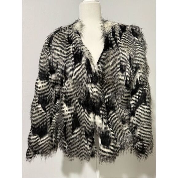 Trina Turk Faux Fur Jacket black and white print Size P - Picture 1 of 7